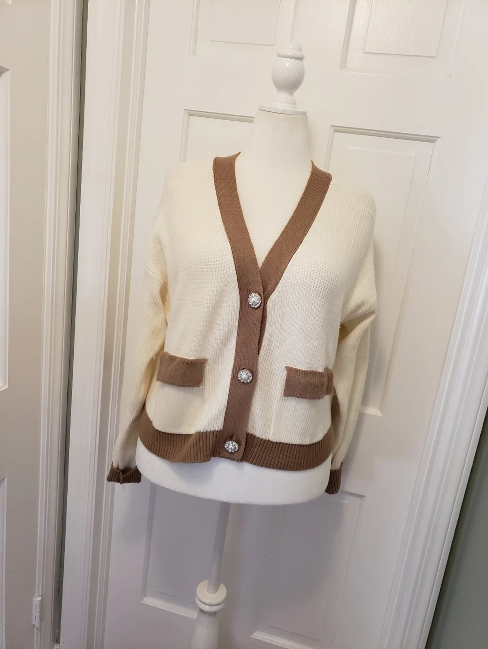 Laundry By Shelli Segal Cream & Tan V-Neck Button Cardigan Size XL, Stylish - Picture 4 of 10